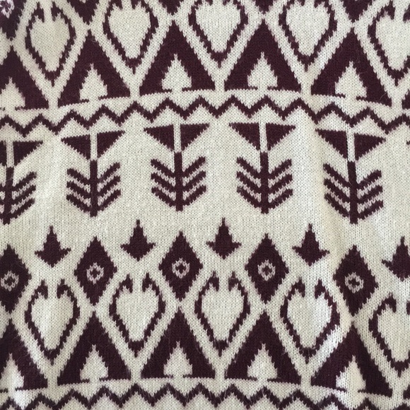 Tribal Patterned Maroon and Cream Sweater - Picture 4 of 7